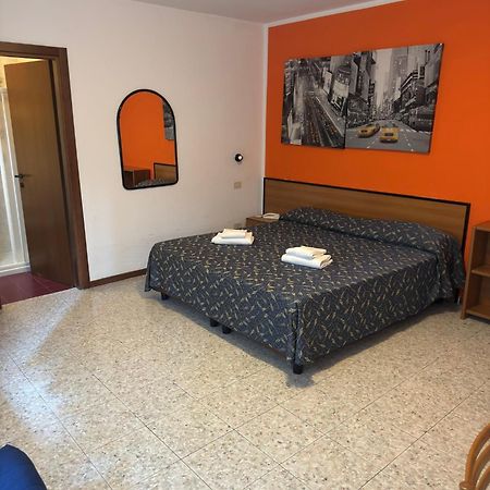 Hotel Benacus Bardolino Exterior foto