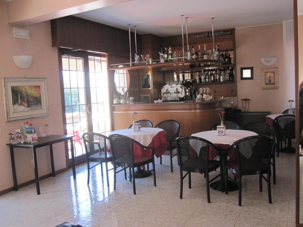 Hotel Benacus Bardolino Exterior foto
