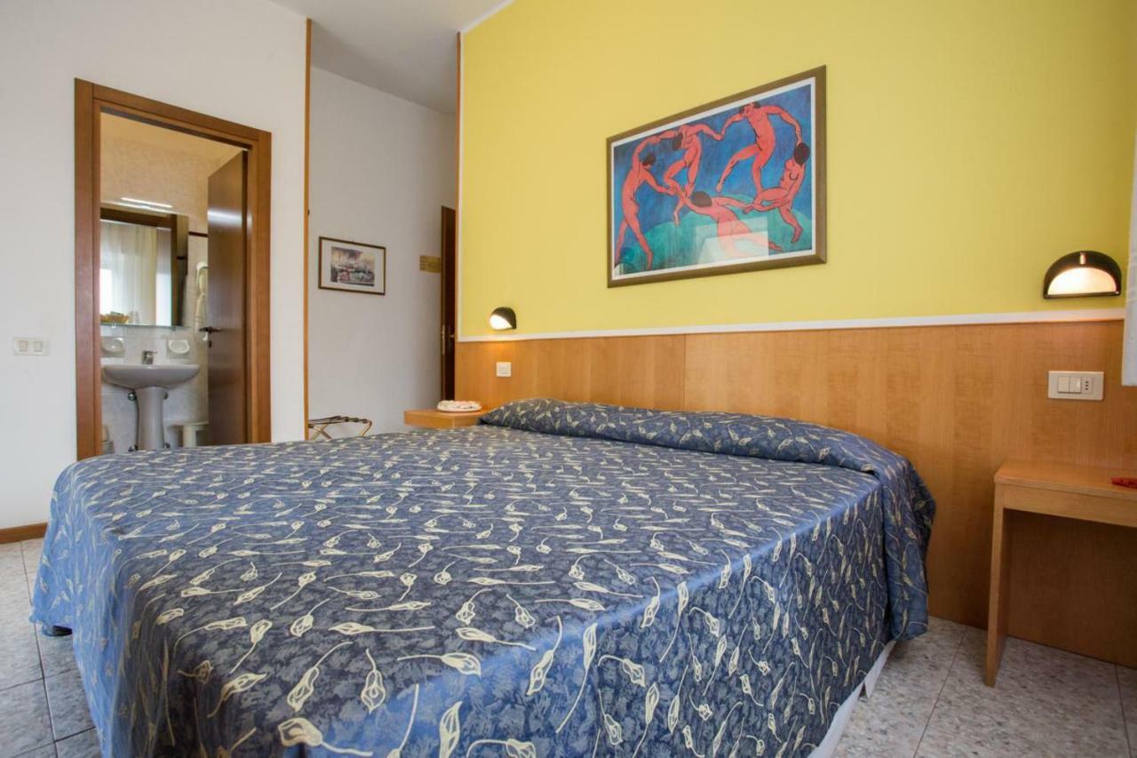 Hotel Benacus Bardolino Exterior foto