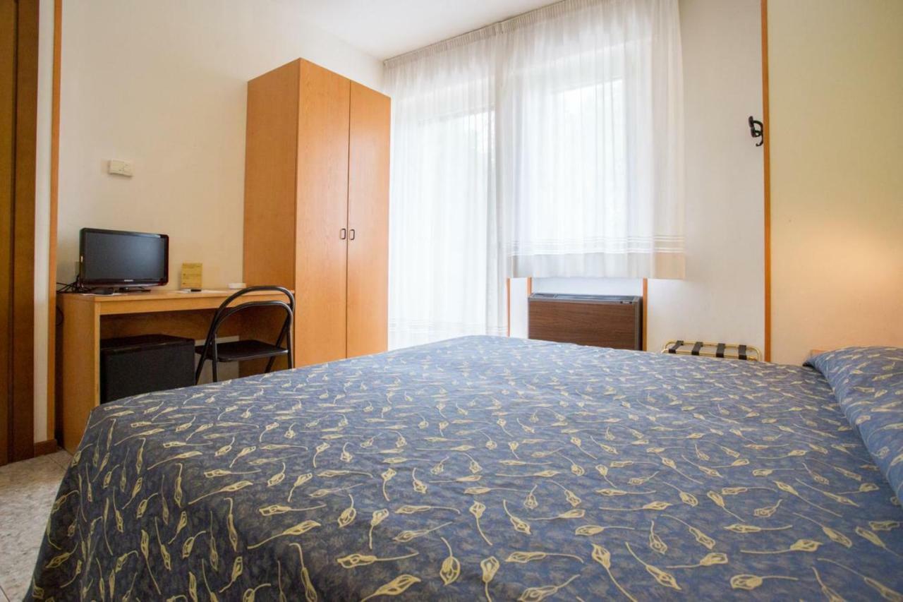 Hotel Benacus Bardolino Exterior foto
