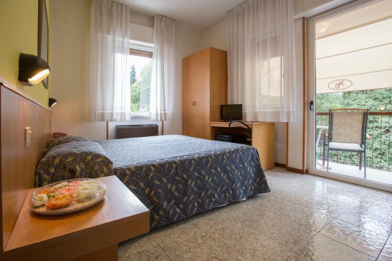 Hotel Benacus Bardolino Exterior foto