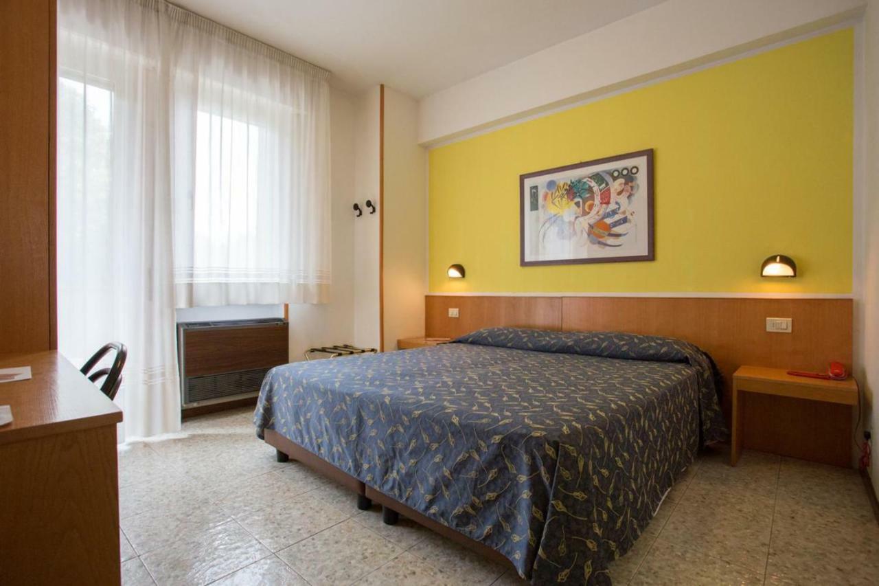 Hotel Benacus Bardolino Exterior foto