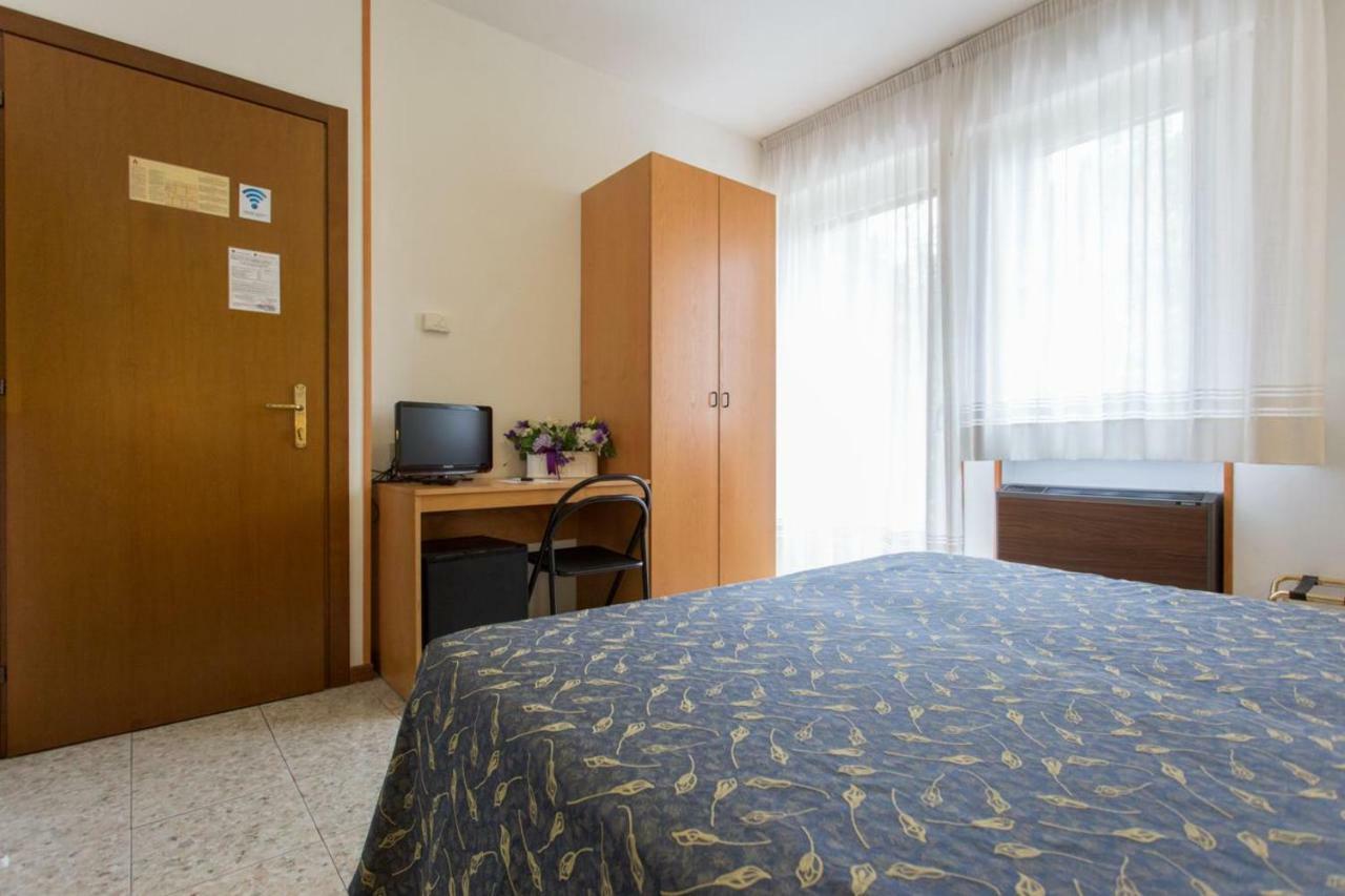 Hotel Benacus Bardolino Exterior foto