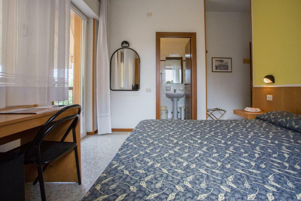 Hotel Benacus Bardolino Exterior foto